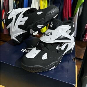 Reebok 94’ preseason dynamic sneakers